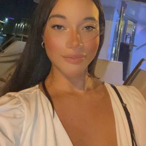 Meet your Posher, Luz